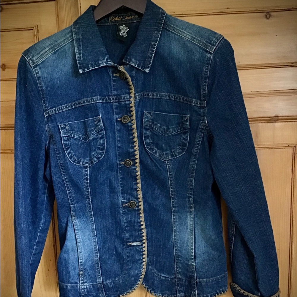 Denim jacket with Embroidery edging